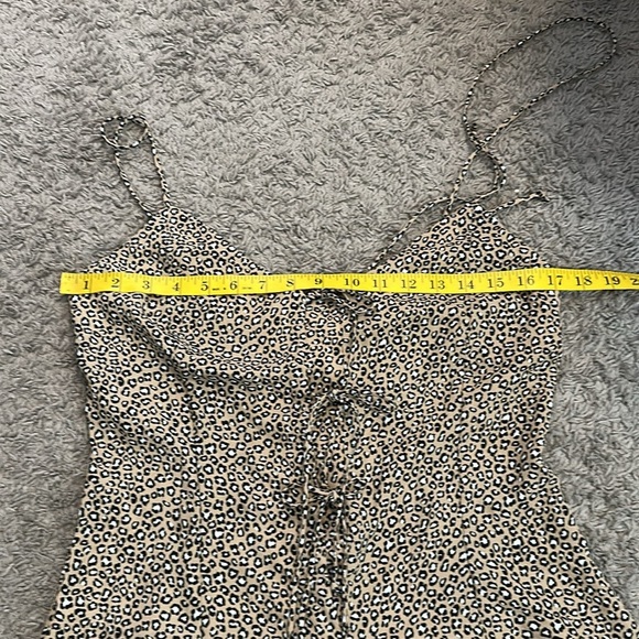 Lace up cheetah print romper - Picture 7 of 8